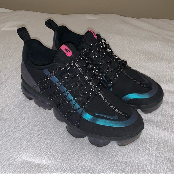 Nike Shoes - nike vapormax